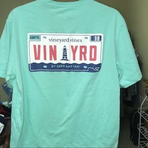vineyard vines t-shirt
